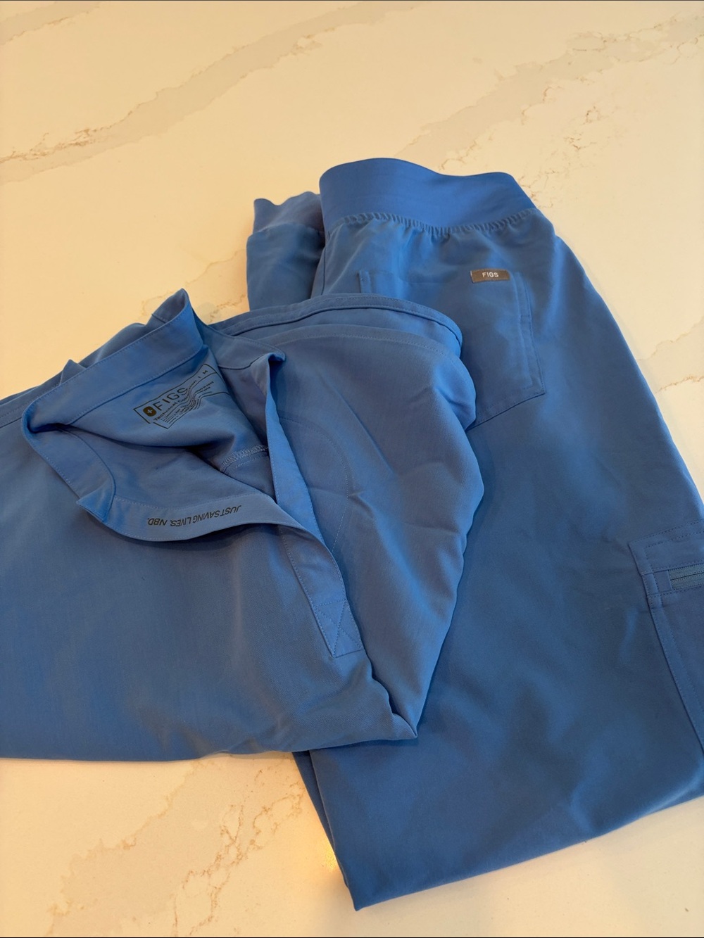 Figs Technical Collection Blue Scrub Top M/ jogger Pants in Med tall, ladies.
